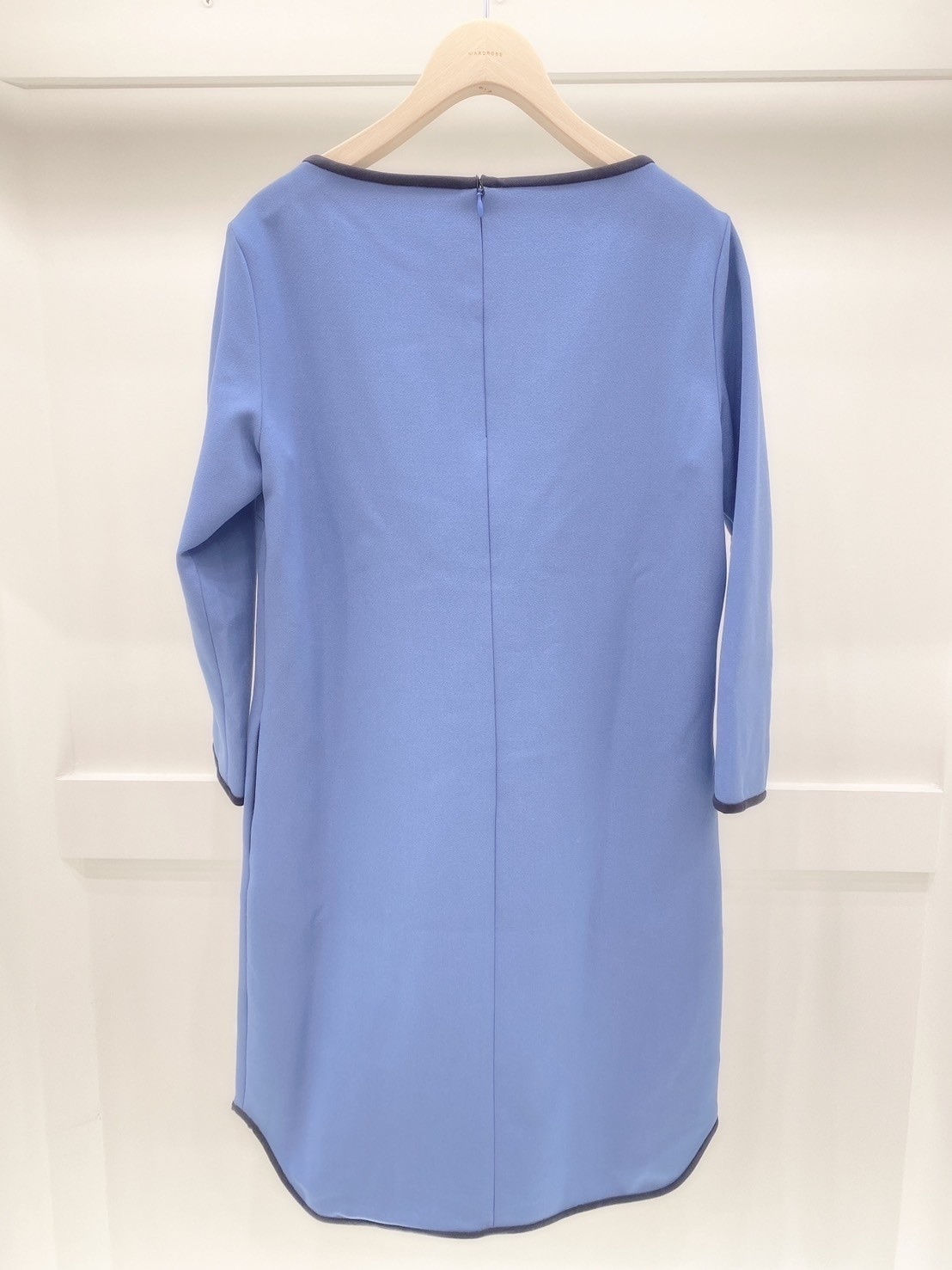 立裁黑邊設計洋裝