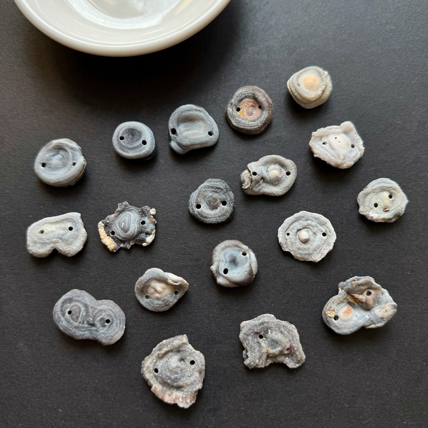 [原石] 流沙瑪瑙（雙側孔洞）