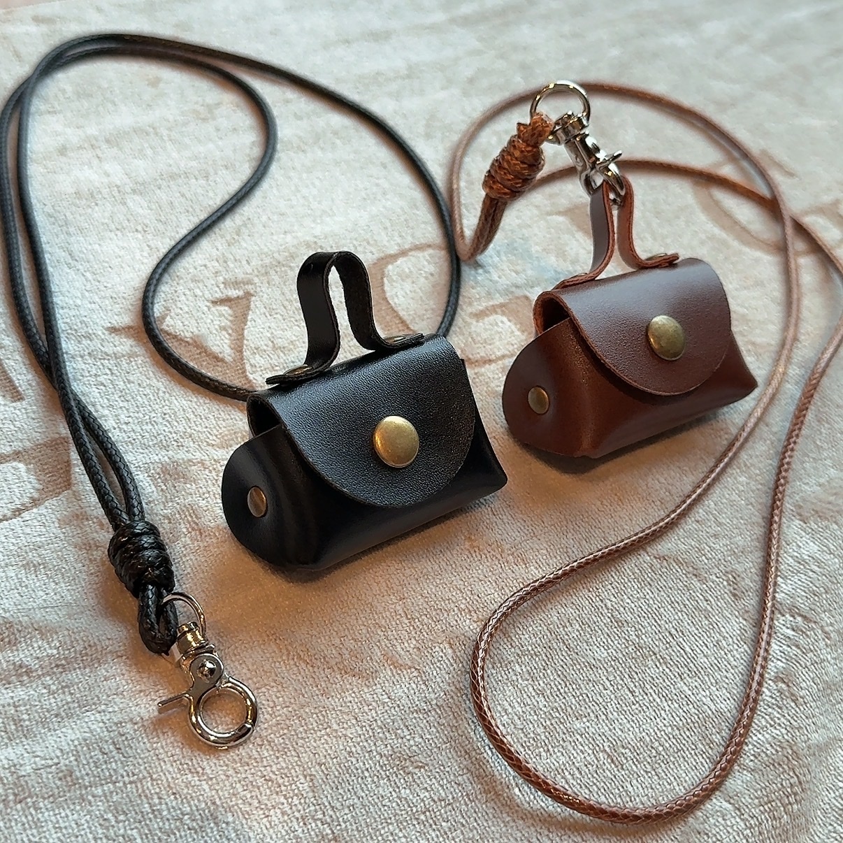 Gy”25迷你皮革金釦裝可愛小包’墜鍊