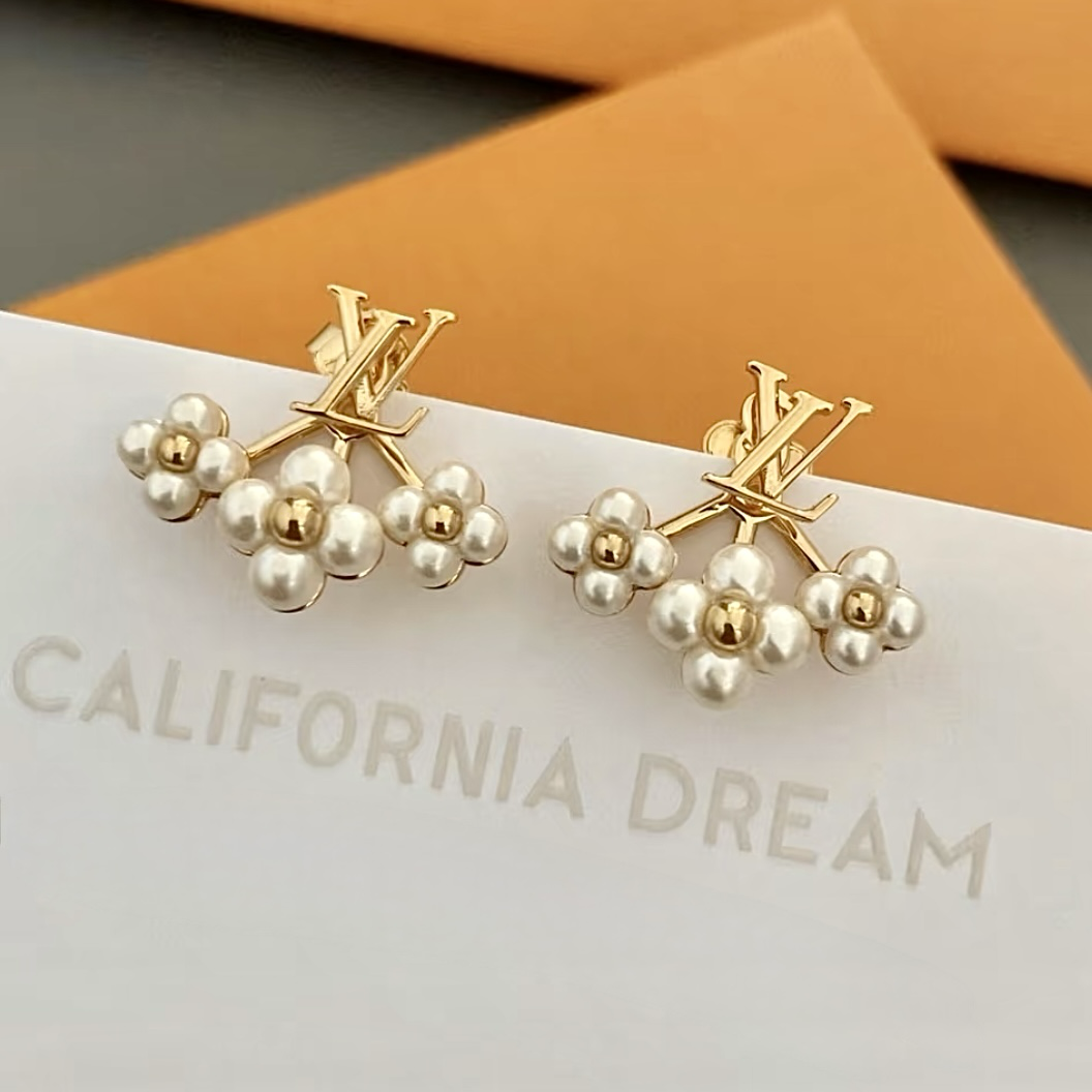 18k珍珠貝小老花卉”高奢定製字母一款兩戴耳釘