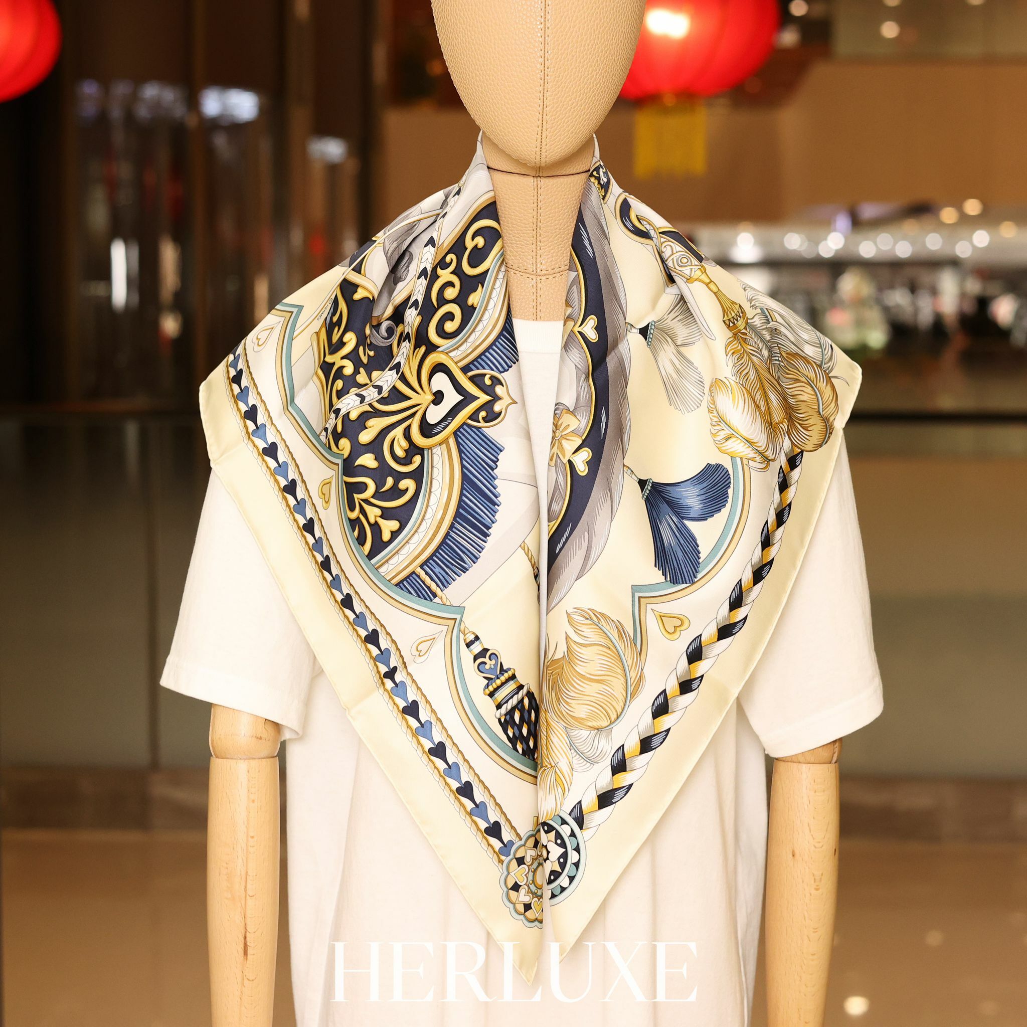 Harnais de coeur scarf 100%soie 90x90cm creme/ marine/gold
