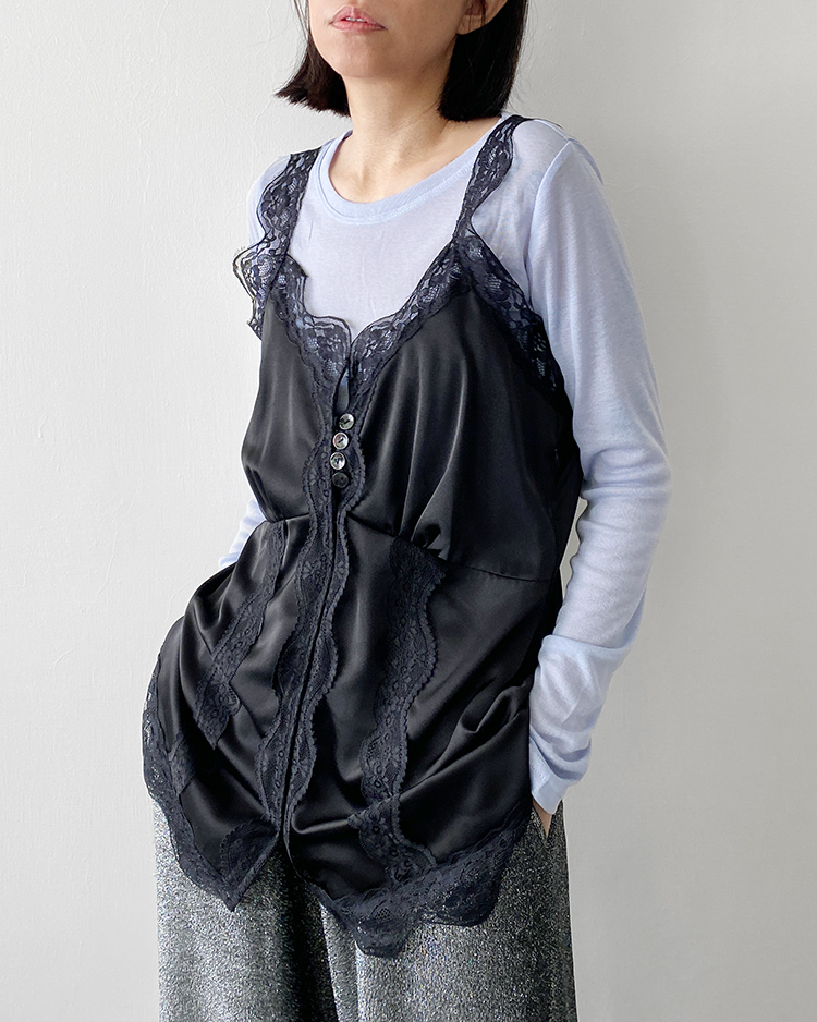 MFT-2665 緞面蕾絲上衣