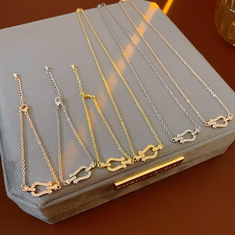 F”低奢華馬蹄釦中號滿鑽手鍊