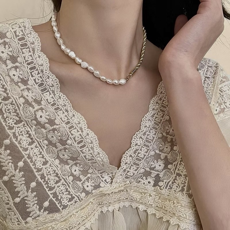 kr歐膩淡金低奢麻花拼接珍珠”優雅鎖骨鍊