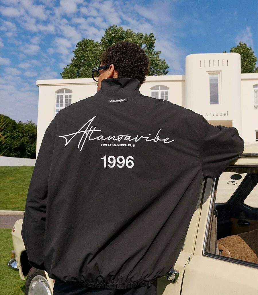 Harsh and Cruel cleanfit基礎手寫體立領刺繡外套 HL243050241