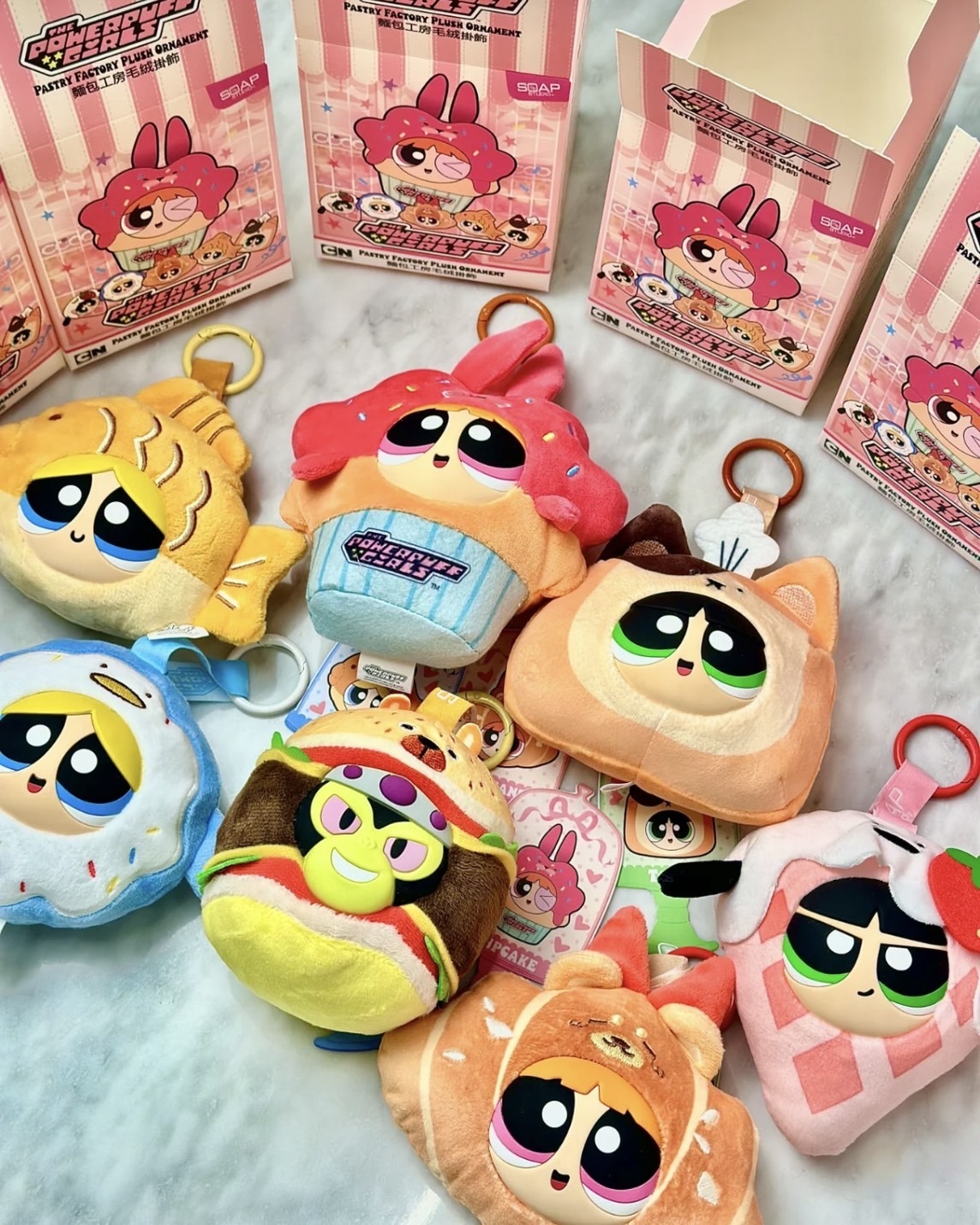 <官方正版授權>飛天小女警 x Soap Studio 麵包工坊 搪膠 盲盒6+1款 吊飾 公仔 鑰匙圈 搪膠 毛絨