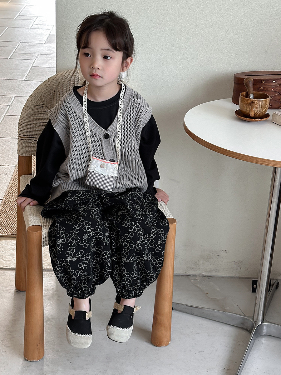 森系復古淨色鏤空背心