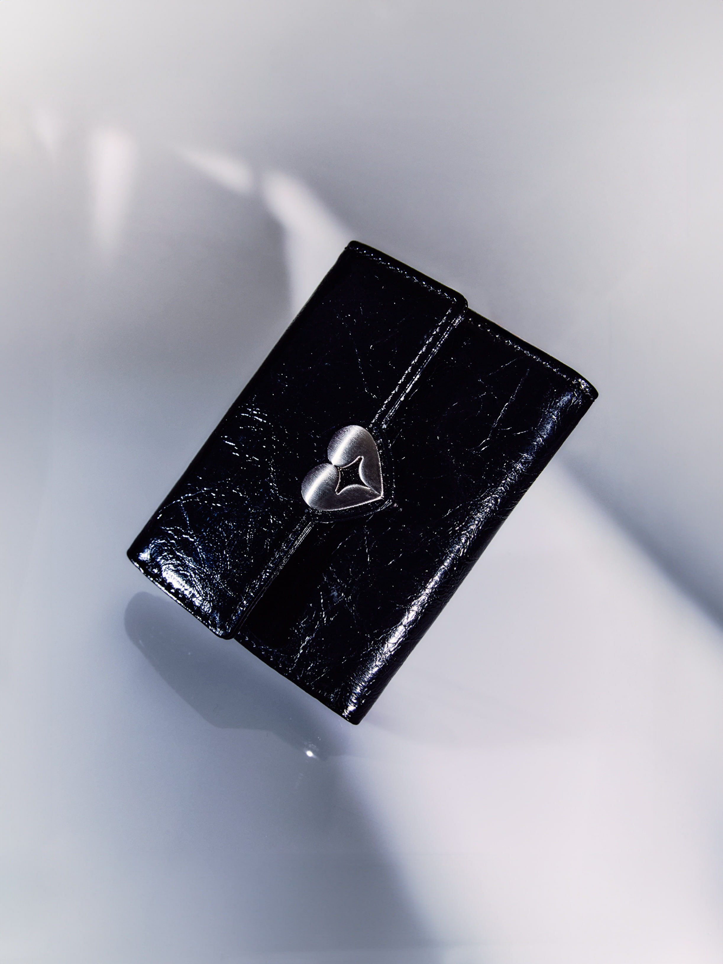 韓國連線🇰🇷 Fennec 愛心銀扣皮夾 錢包 短夾 真皮/預購