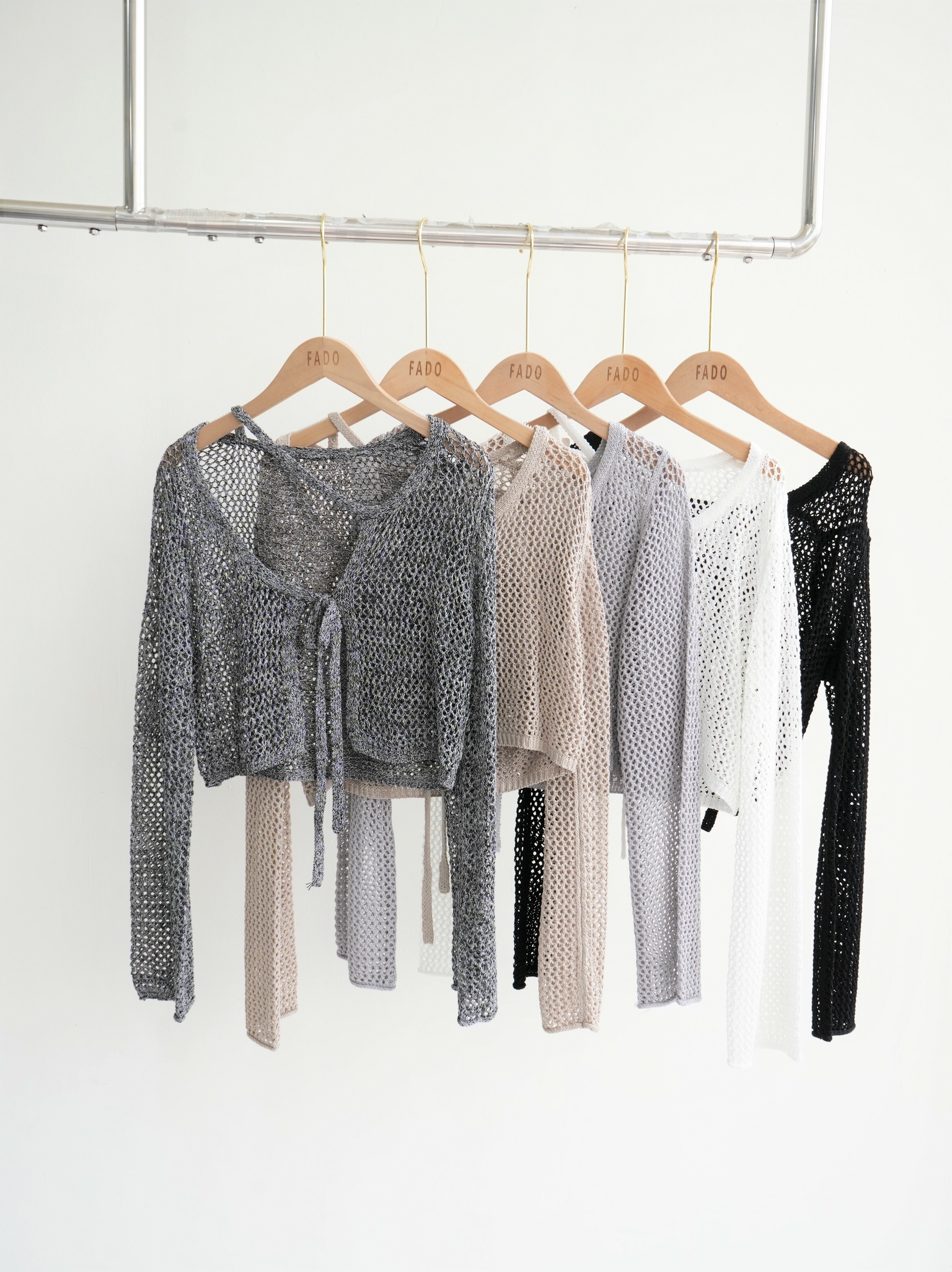 法朵Fado shop｜推薦!  洞洞綁帶造型短版針織罩衫 011F006