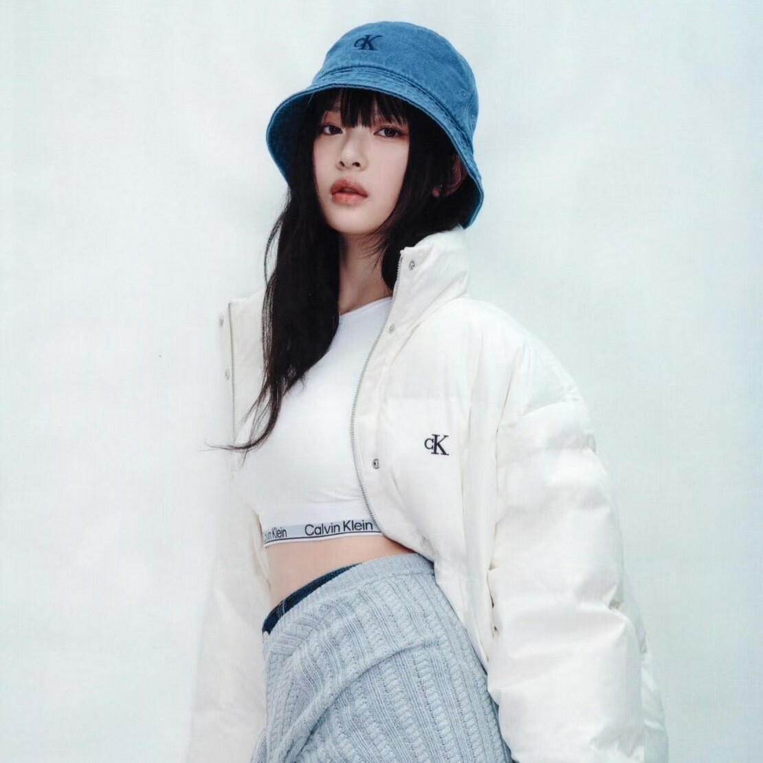 <快速出貨> Calvin Klein #Hanni同款 長袖鬆緊織帶短版上衣 (有胸墊)