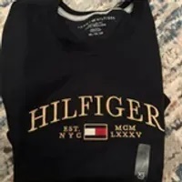 [U] TOMMY HILFIGER MEN'S EMBROIDERED HILFIGER GRAPHIC T-SHIRT,NAVY, 78JB307-410 (UTH269)