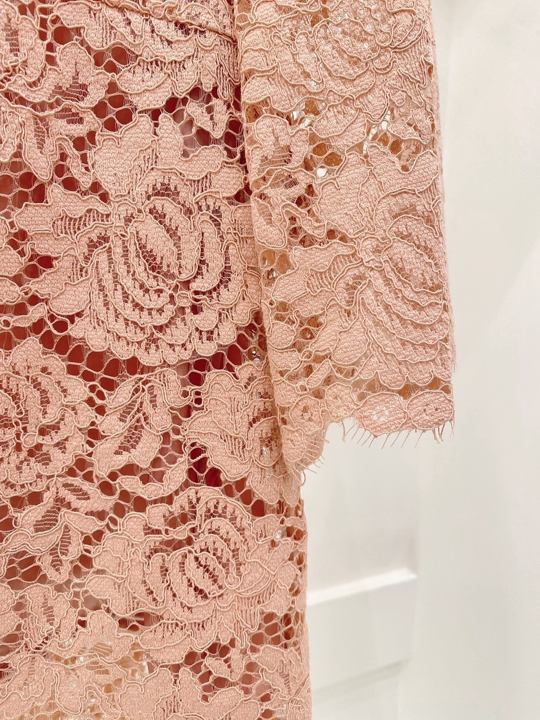 透膚蕾絲五分袖上衣