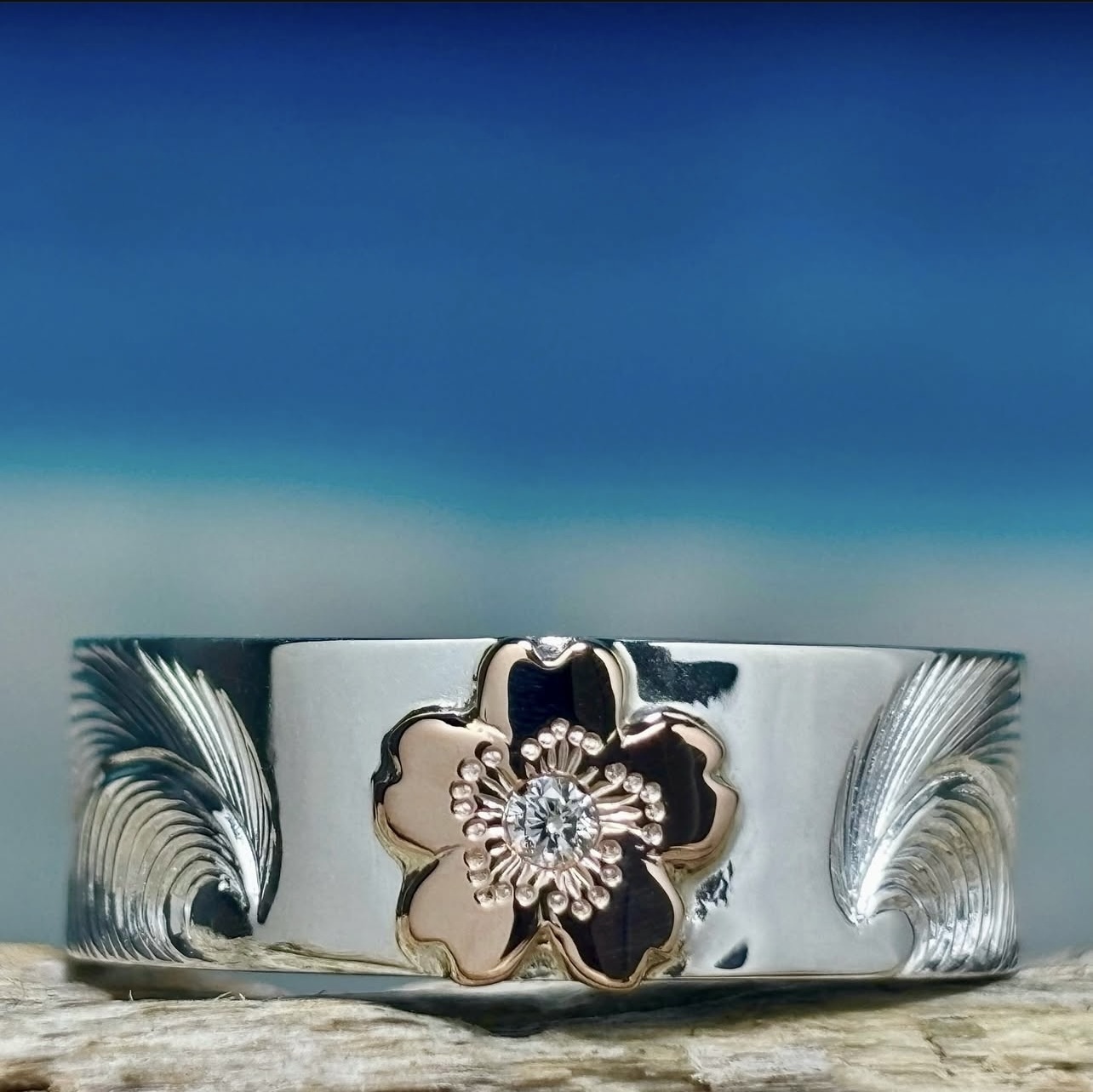 K18 Diamond Sakura Motif Nalu & Rising Sun 10mm Ring With 3mm Diamond