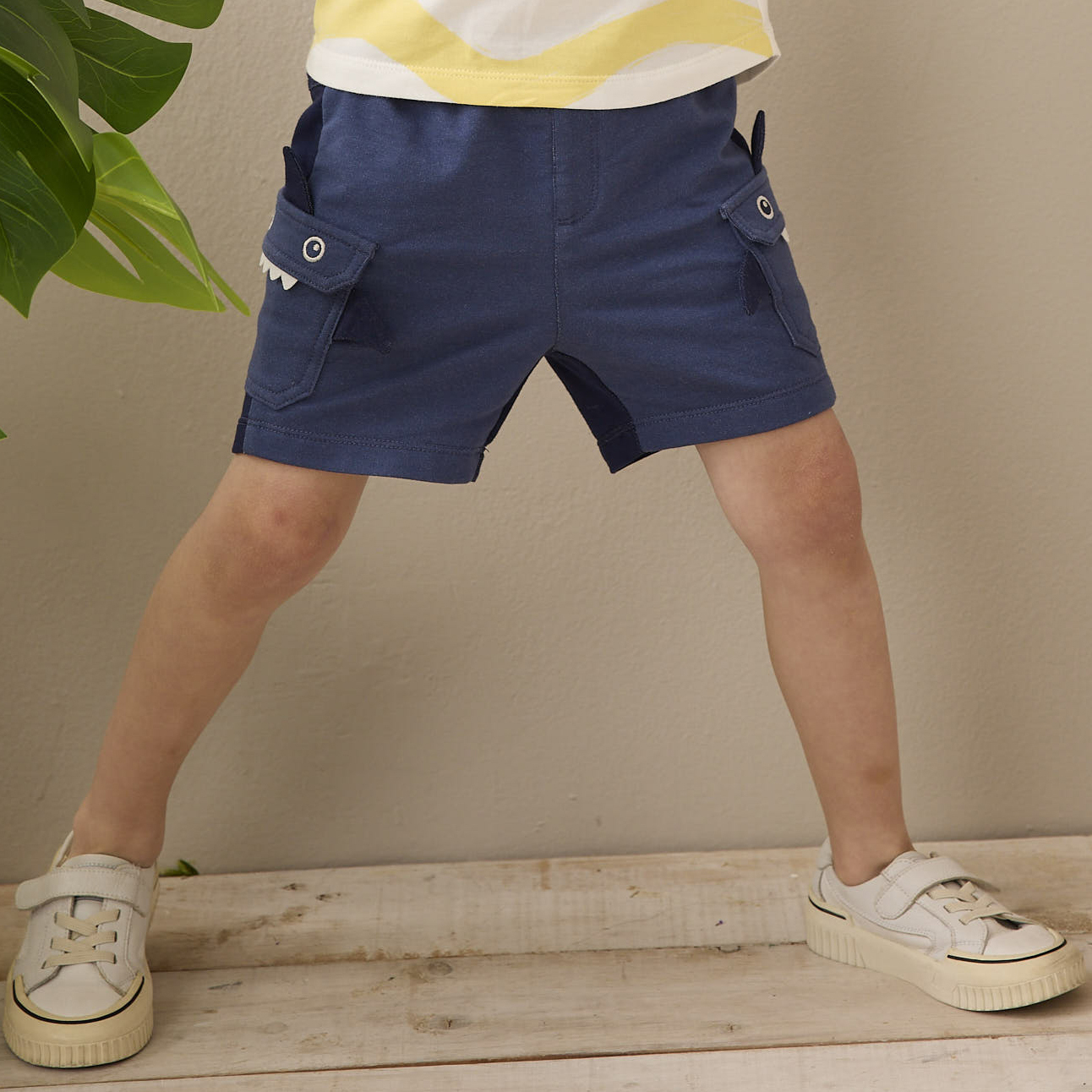 PIPPY休閒跳色鯊魚造型大口袋短褲 藍