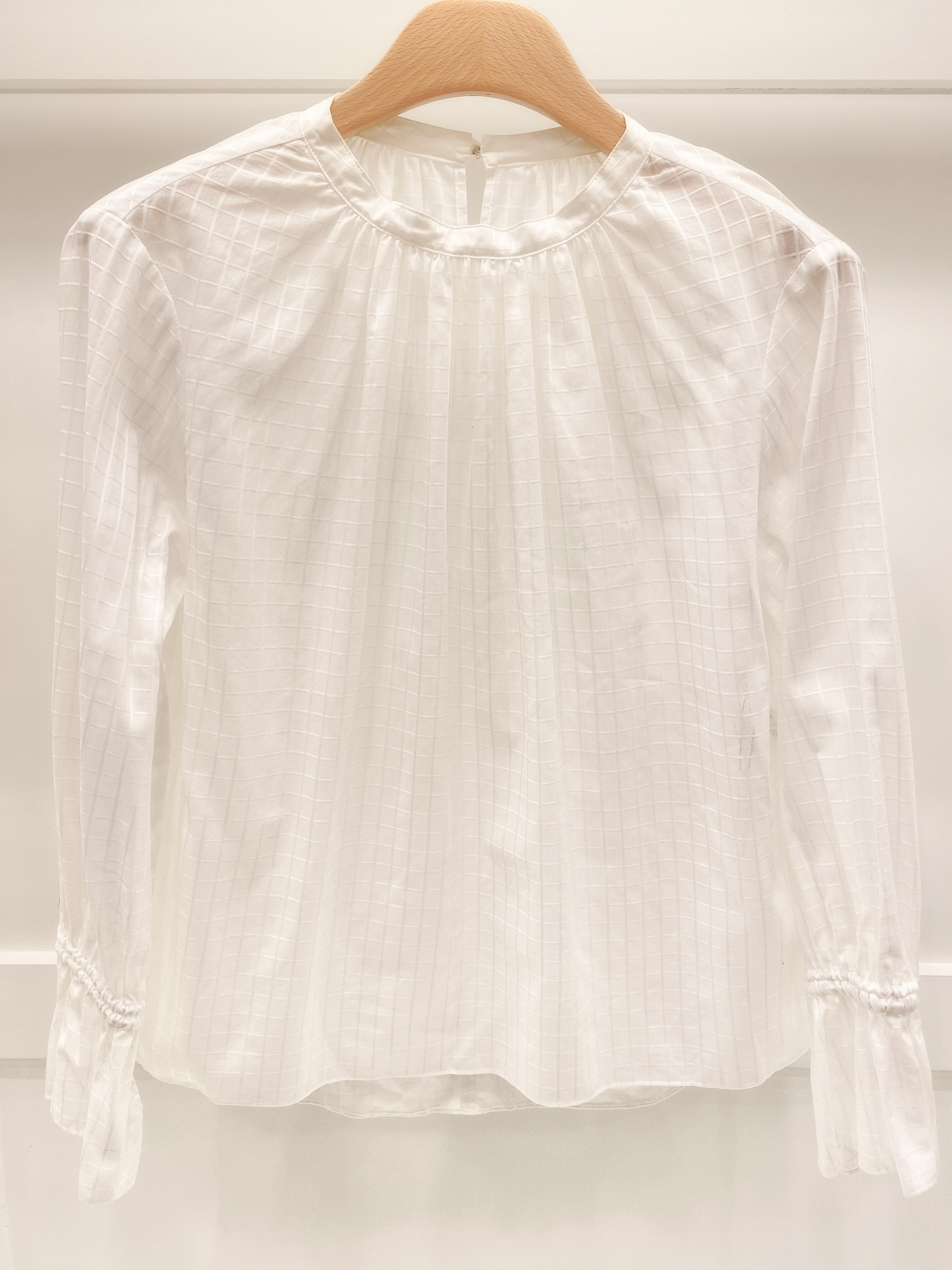 寬袖小格紋上衣