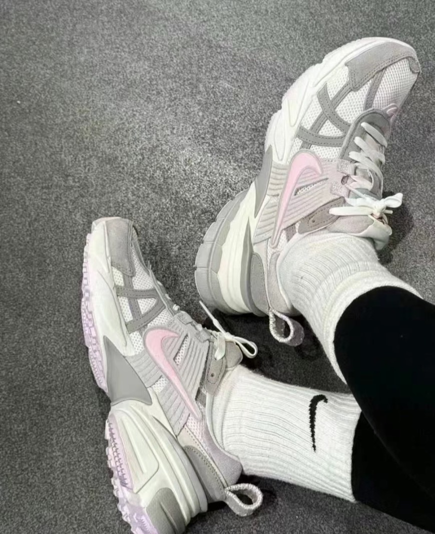 Nike V2K Run "Valentine's Day 2025" 2025 情人節限定 白灰粉 老爹鞋 HV5997161