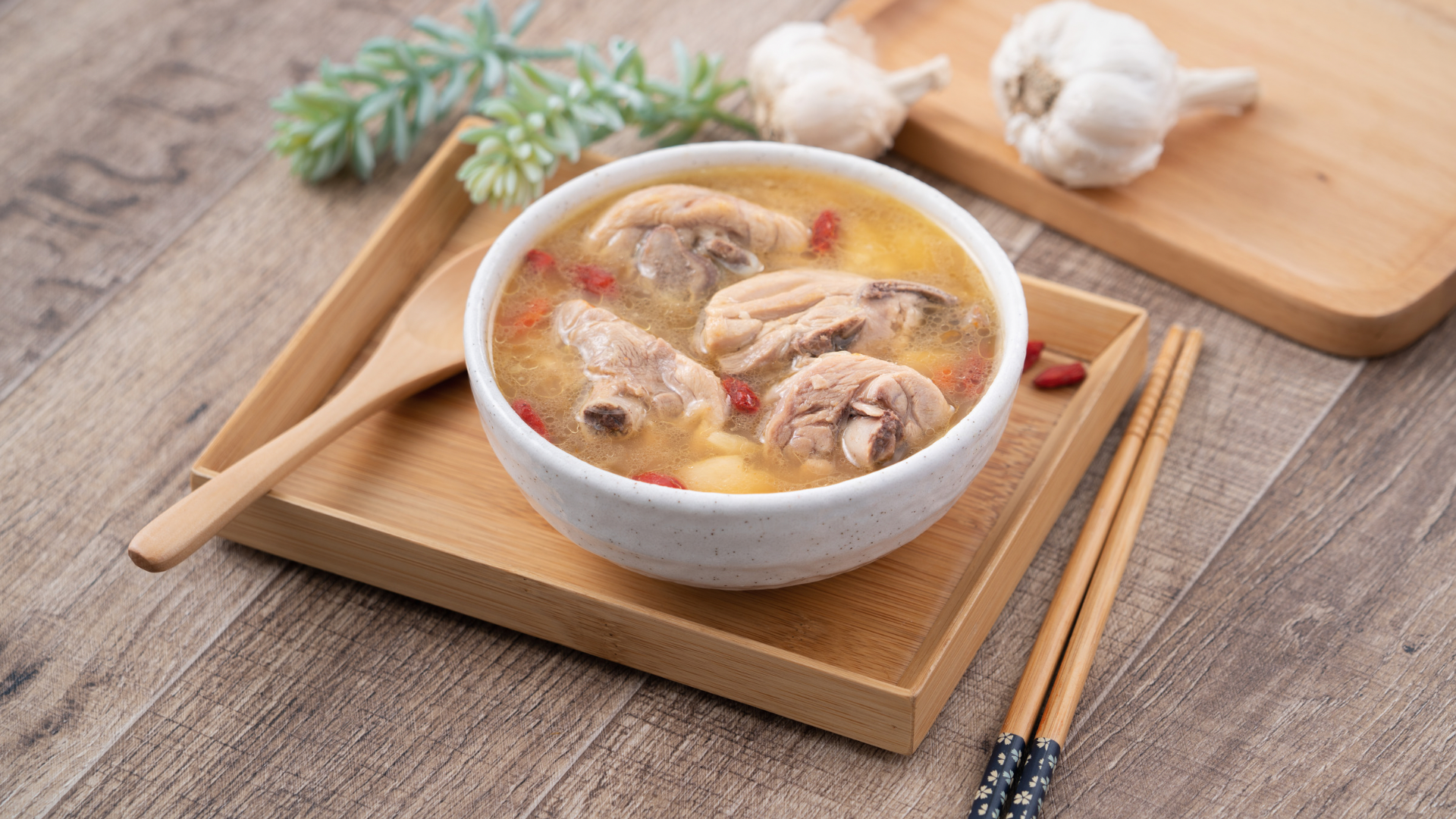 清明,節氣,養生,飲食,雞湯,蓮子雞湯,四神雞湯,蓮子,百合,枸杞,備孕,懷孕,產後調理,經期調理,