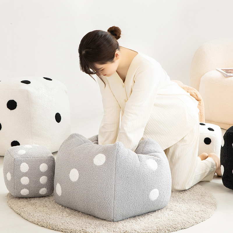 《5636》骰子造型抱枕