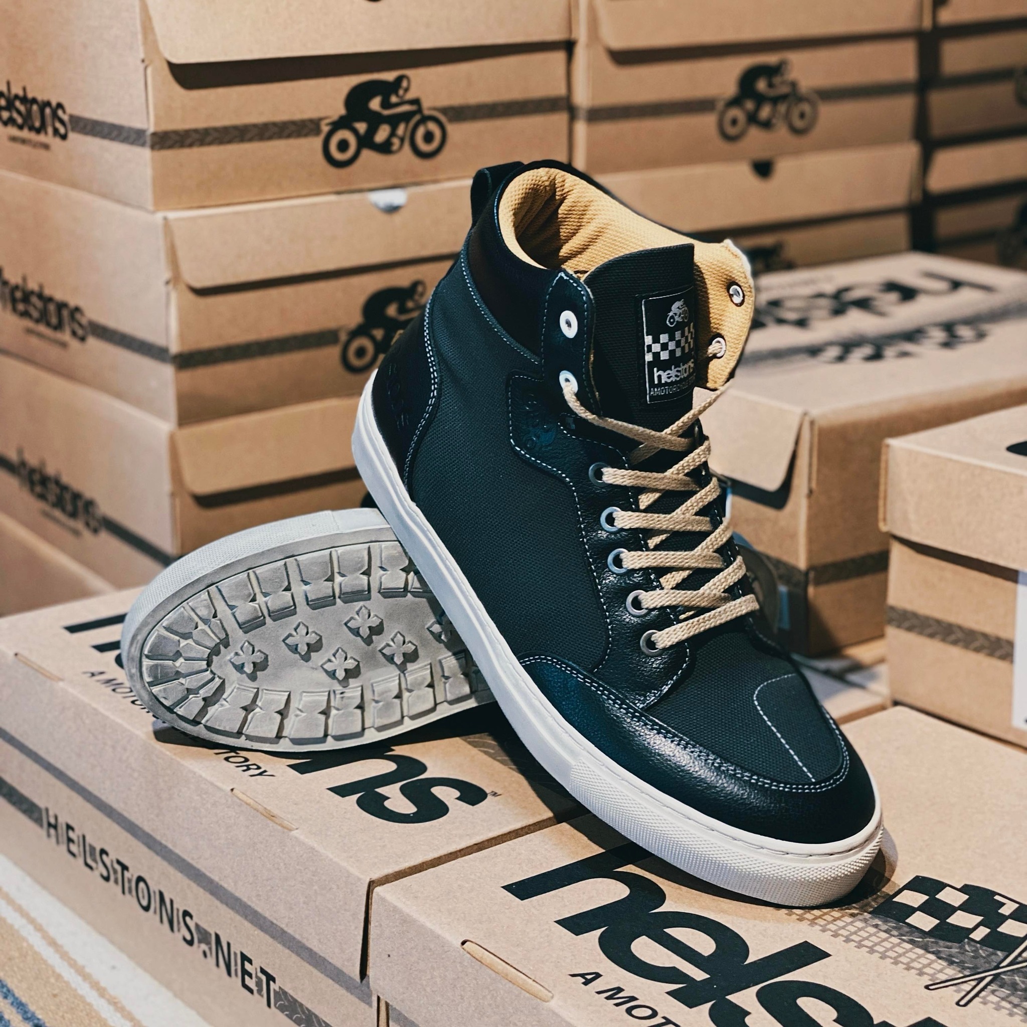 HELSTONS – KOBE / GN