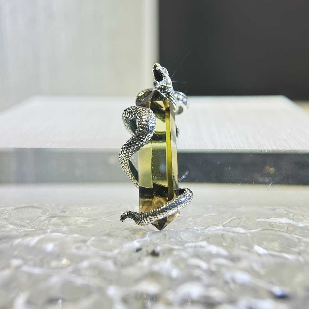 魔晶宙斯蛇托吊墜