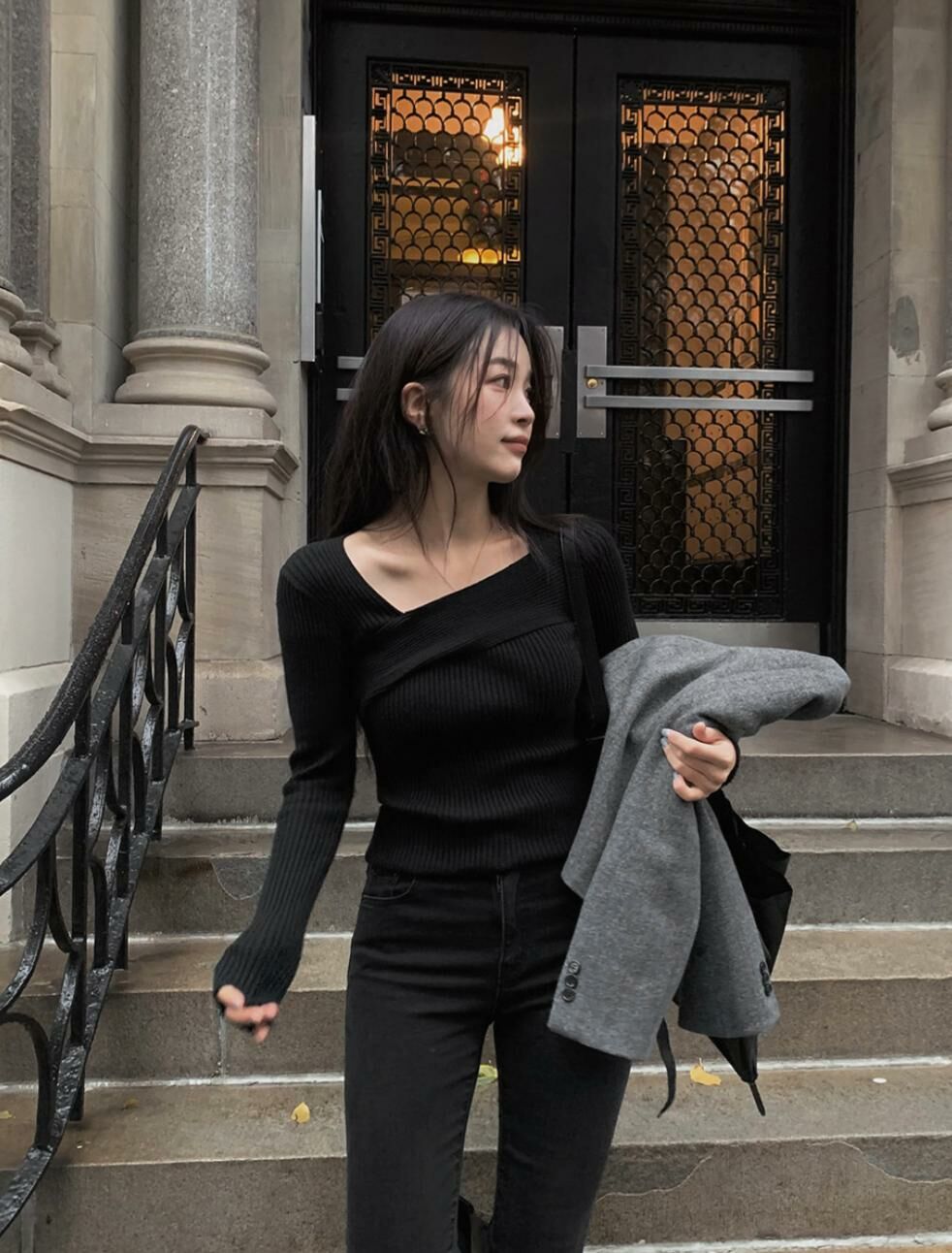 斜方領口直紋上衣(黑色)