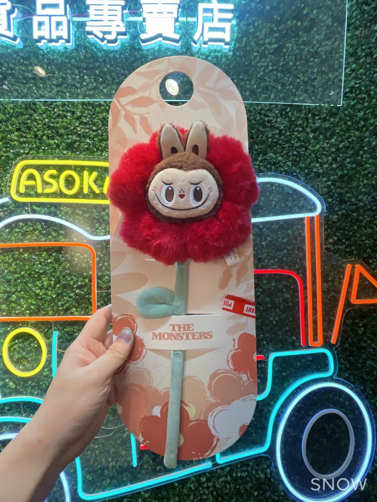 labubu 樂園限定紅花