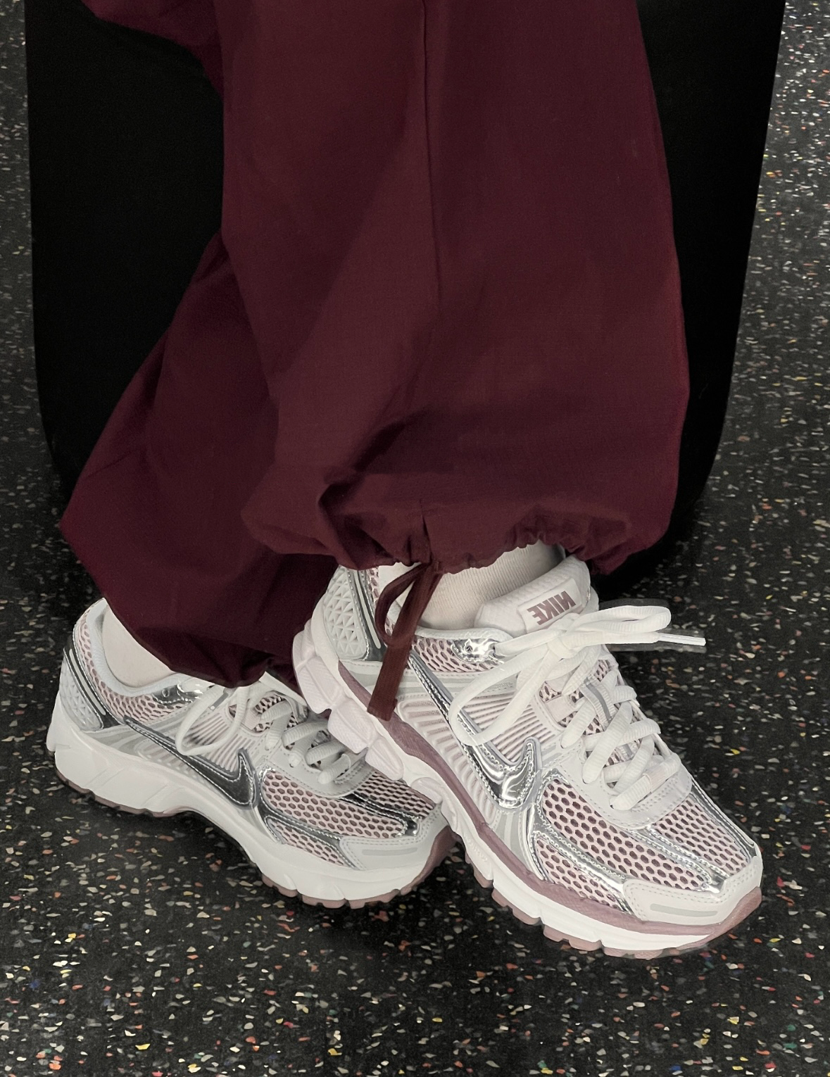 NIKE ZOOM VOMERO 5 "Chrome Platinum Violt" 液態灰粉 灰銀 白色 玫瑰粉 粉紫 女鞋 HV6417001