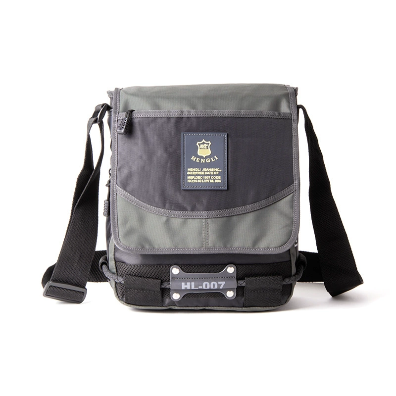 Piccoloo│戰術戶外側背包（軍綠、黑色兩色可選）通勤包 單肩包 側背包 斜背包 可放A4