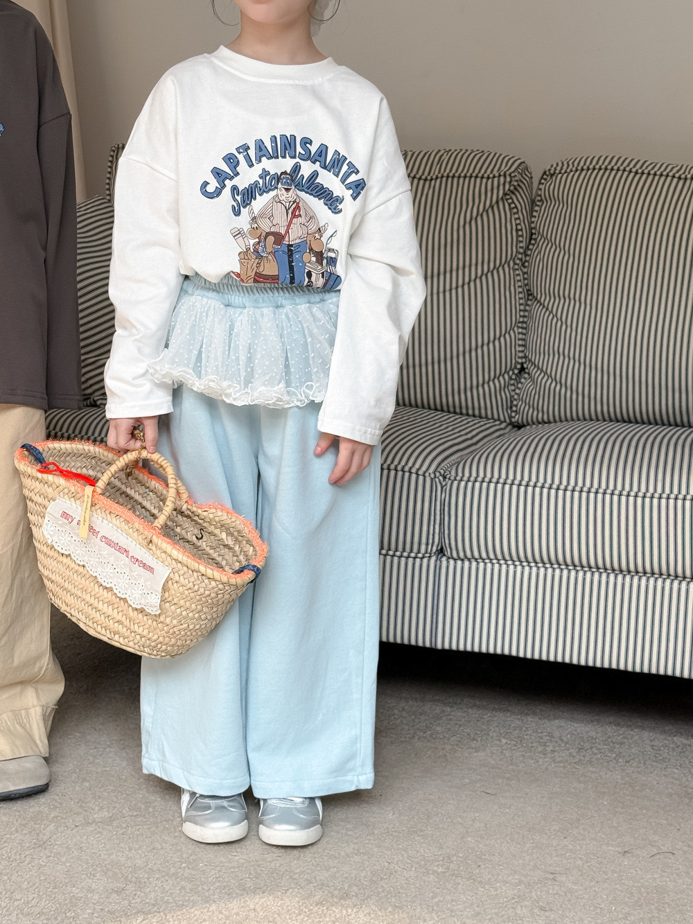 蕾絲邊淺藍直筒褲