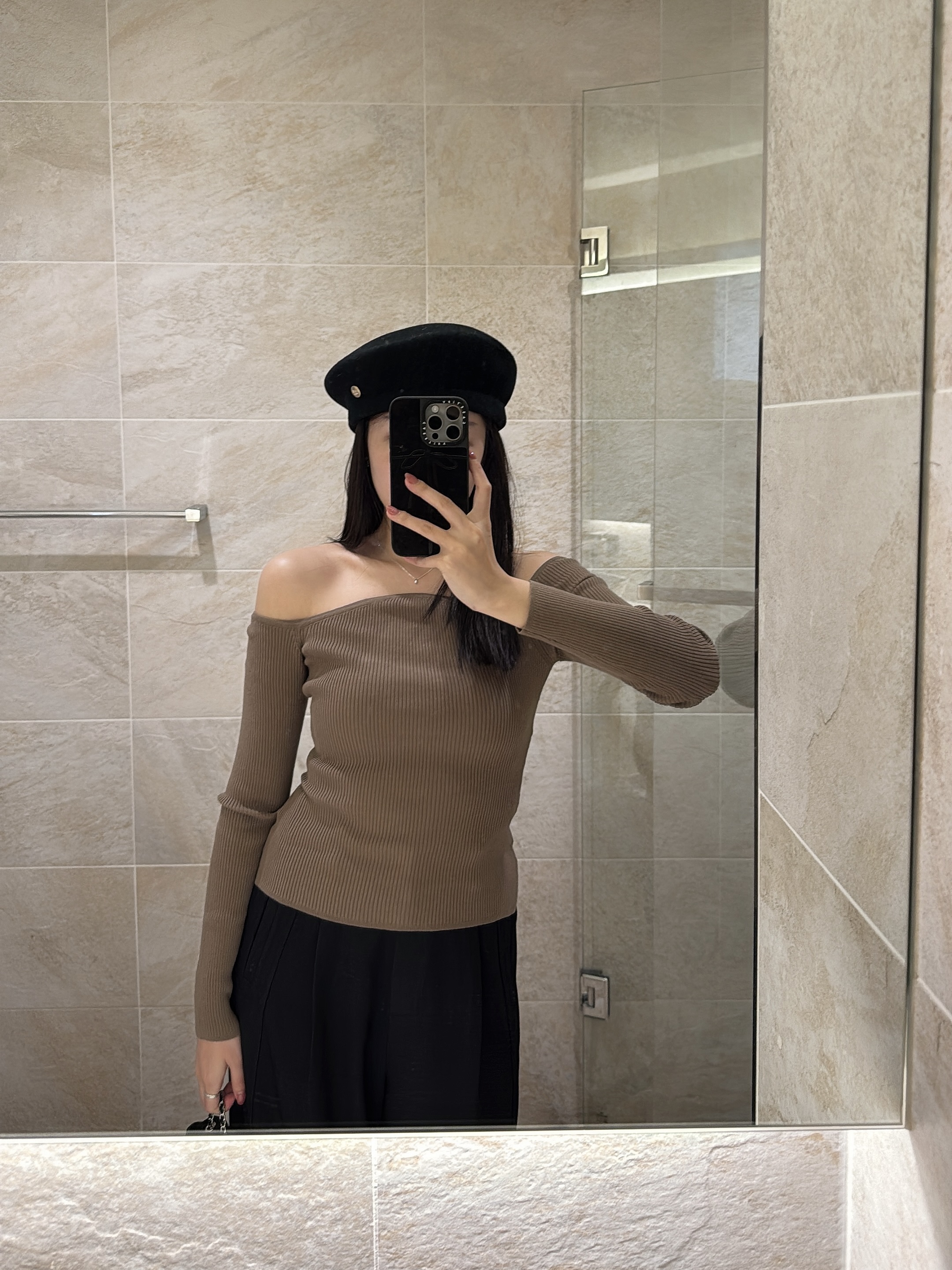 B01 高級氣質圓弧領上衣(黑/咖/膚粉)