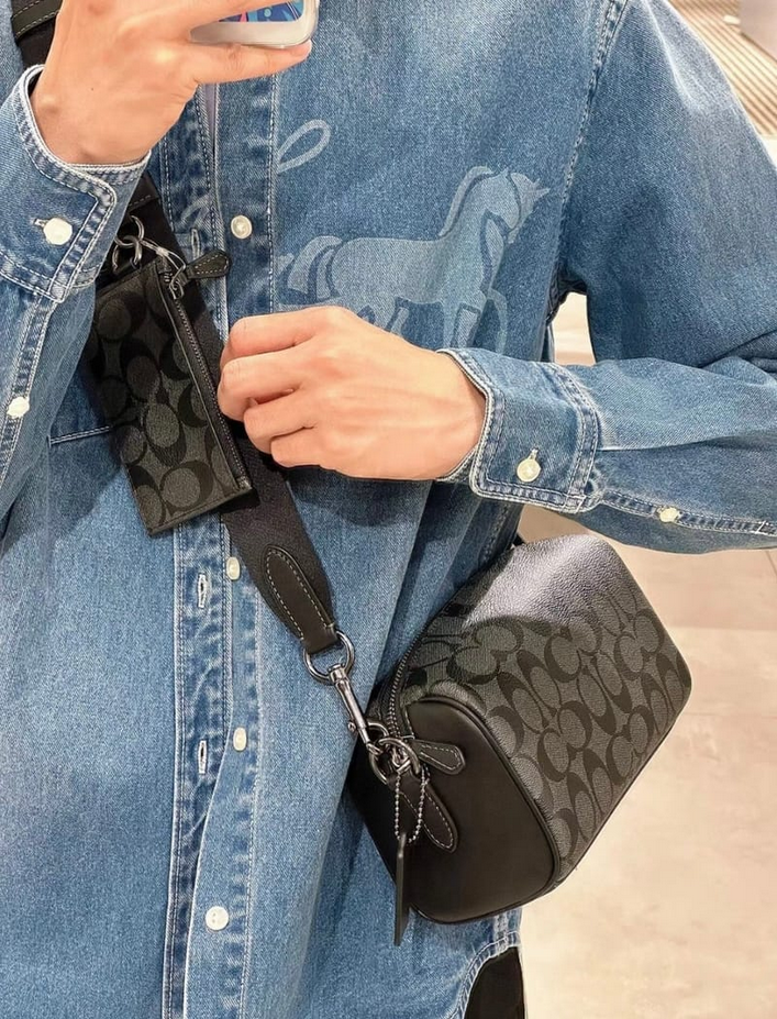 【預訂】Coach Axel Crossbody Bag