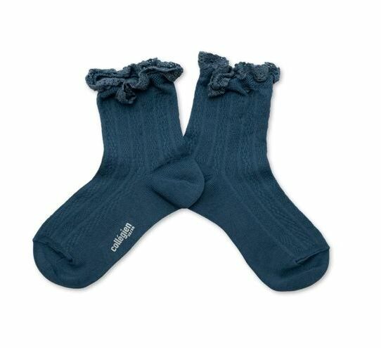 COLLEGIEN 布蕾絲邊織花短襪 Annette- Bleu Cendré灰藍