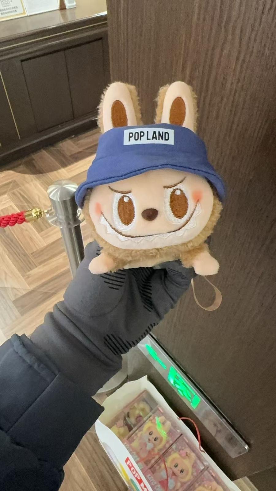 labubu 樂園限定 吸磁石 可夾衫