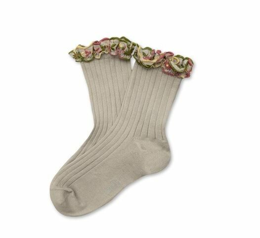 COLLEGIEN 花卉刺繡荷葉邊低筒襪 Anémone-Gris Perle珍珠灰