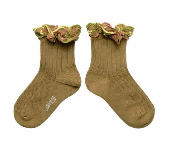 (預購) COLLEGIEN 花卉刺繡荷葉邊低筒襪 Anémone - 352 Biscuit 褐