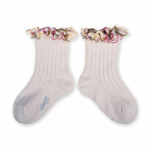COLLEGIEN 花卉刺繡荷葉邊低筒襪 Anémone- Blanc Neige雪白