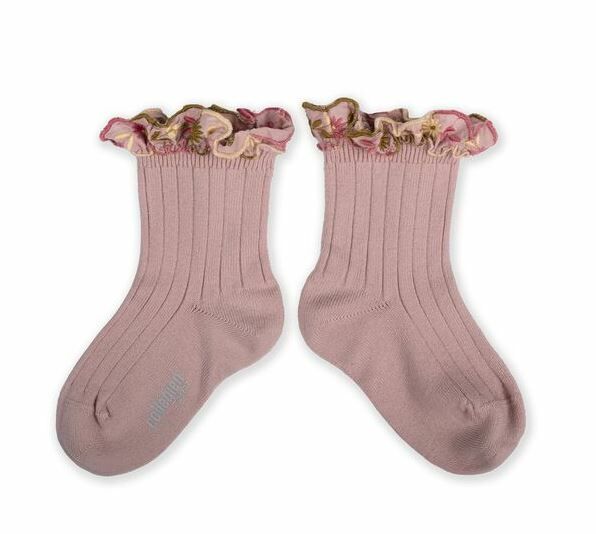 COLLEGIEN 花卉刺繡荷葉邊低筒襪 Anémone-  Vieux Rose復古粉
