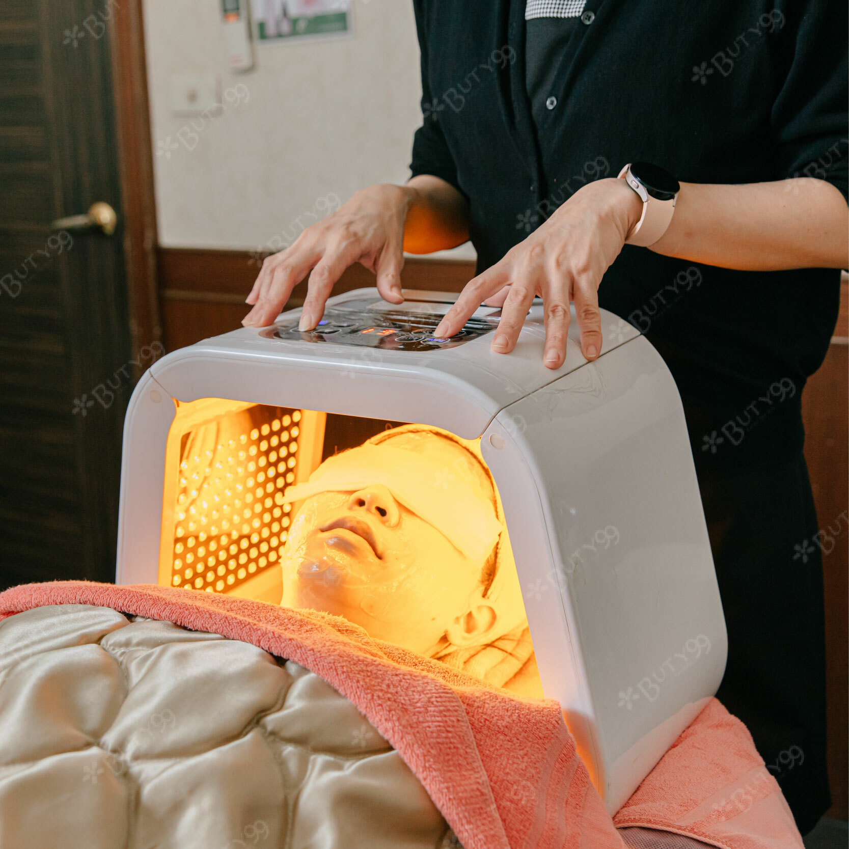 《南部》男女適用!戰勝粗荒毛孔肌!杏仁白皙喚膚+深層粉刺拔除+彈潤美肌緊緻,共2次550元