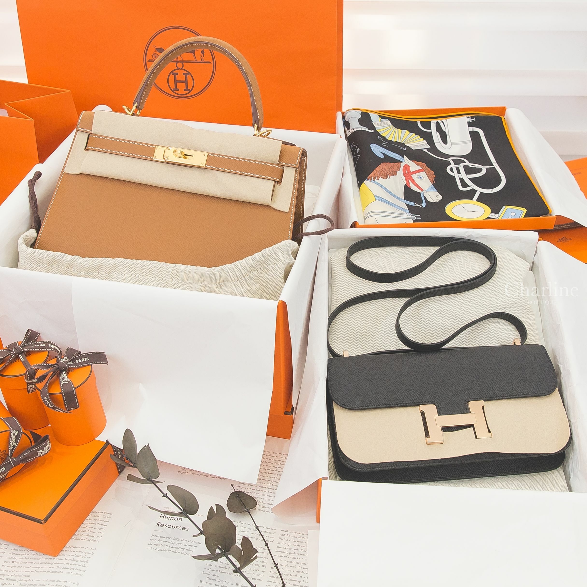 Hermès Constance 1-Elan 黑色玫瑰金釦,Hermès Kelly 28cm 焦糖色金釦凱莉包,Hermès Tea For Two Scarf 90 黑色/紅色/彩色雙人茶會真絲方巾-Charline Boutique 精品代購
