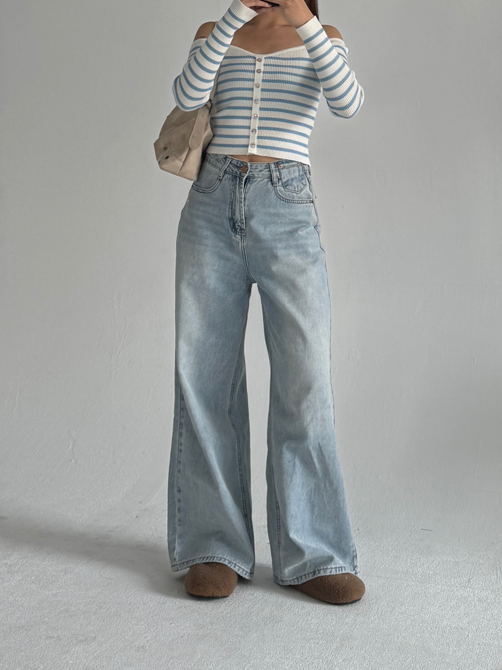 好搭好穿☺︎淺藍毛邊口袋直筒牛仔褲