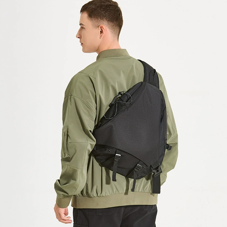 Piccoloo│ 掀扣防水三角單肩胸包