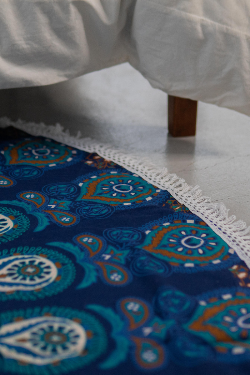 孔雀絲邊圓形染布 / 野餐墊 － 和平