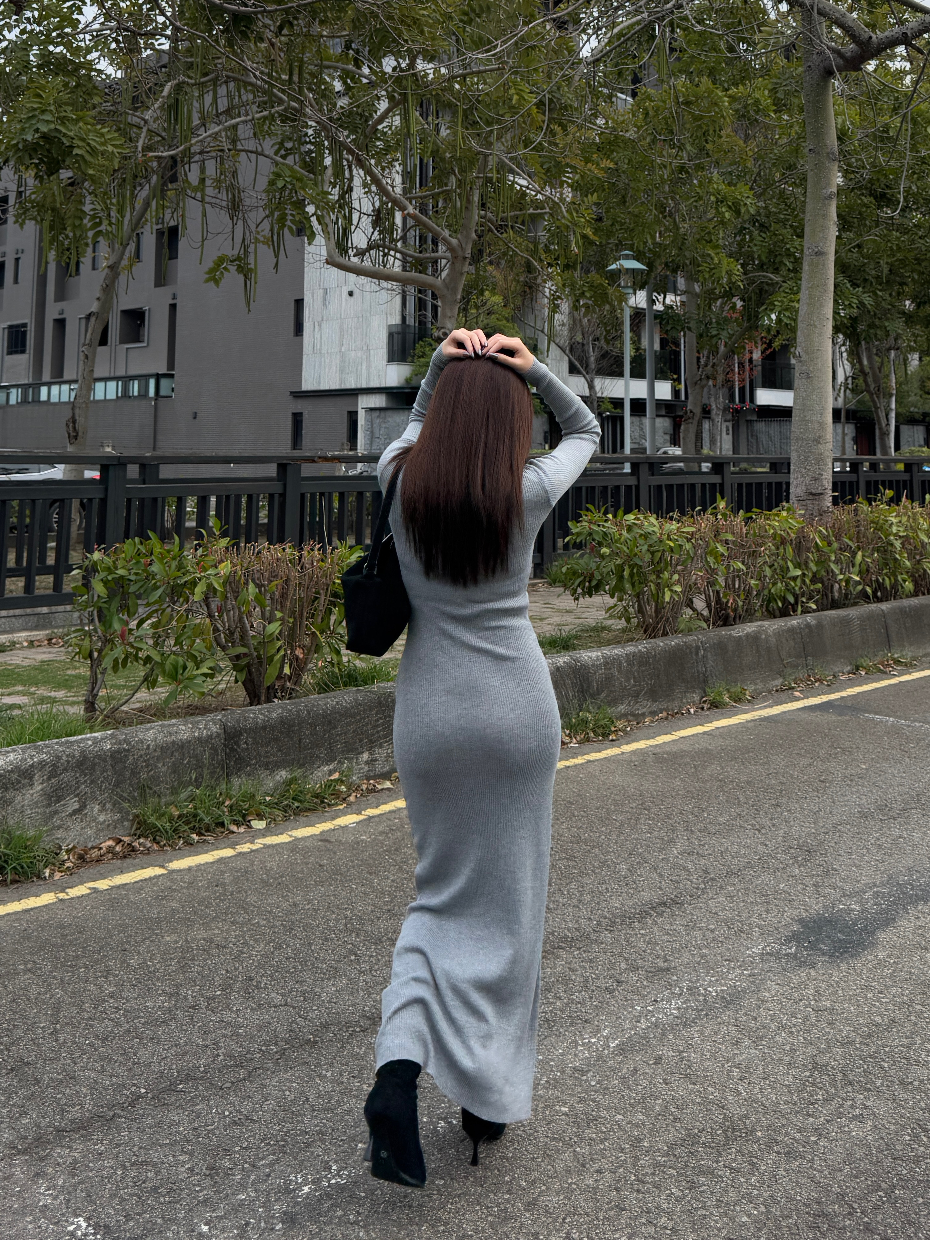 自留💐細針織圓領排扣長洋裝(2色)