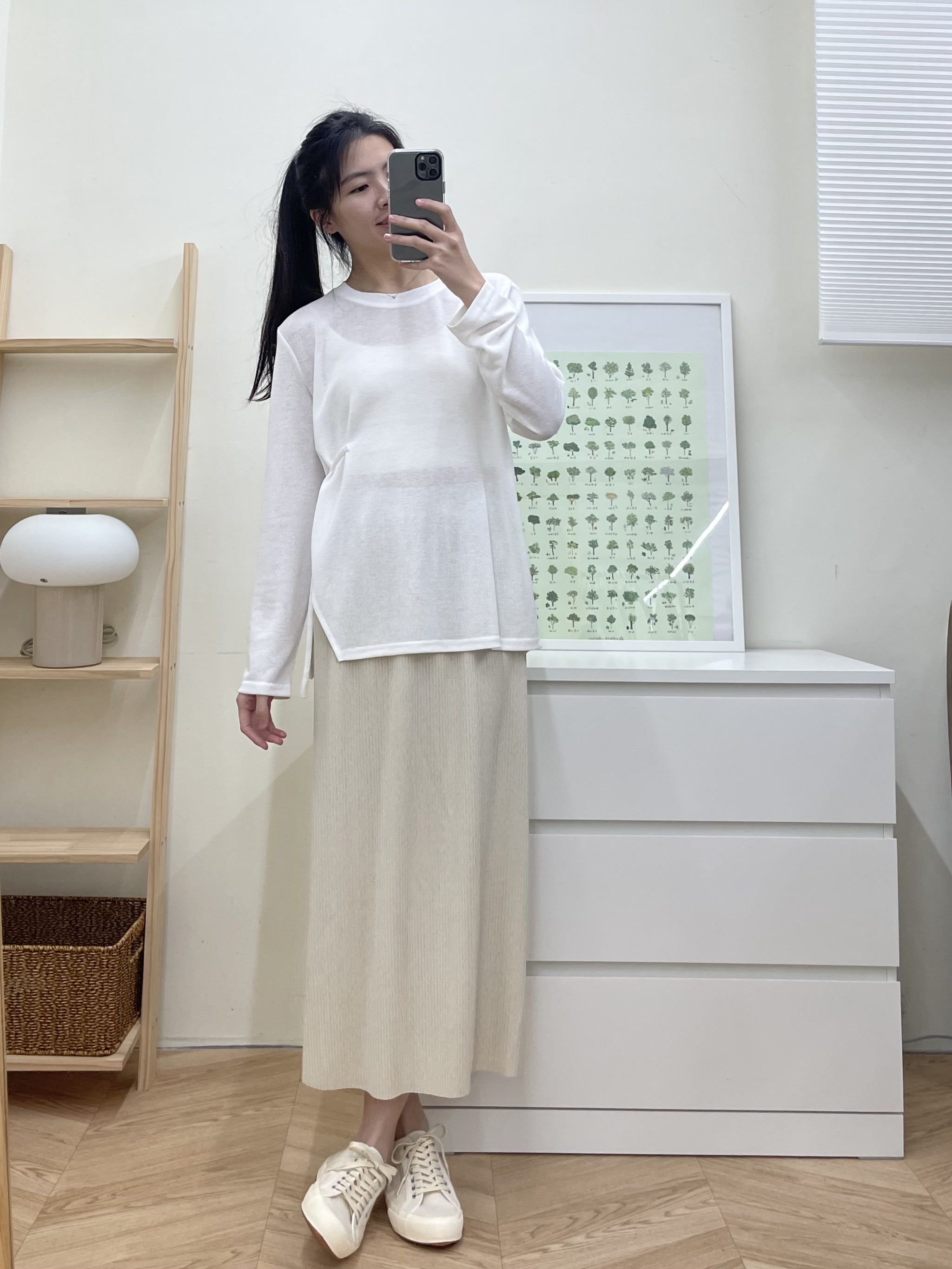 側釦環透膚上衣