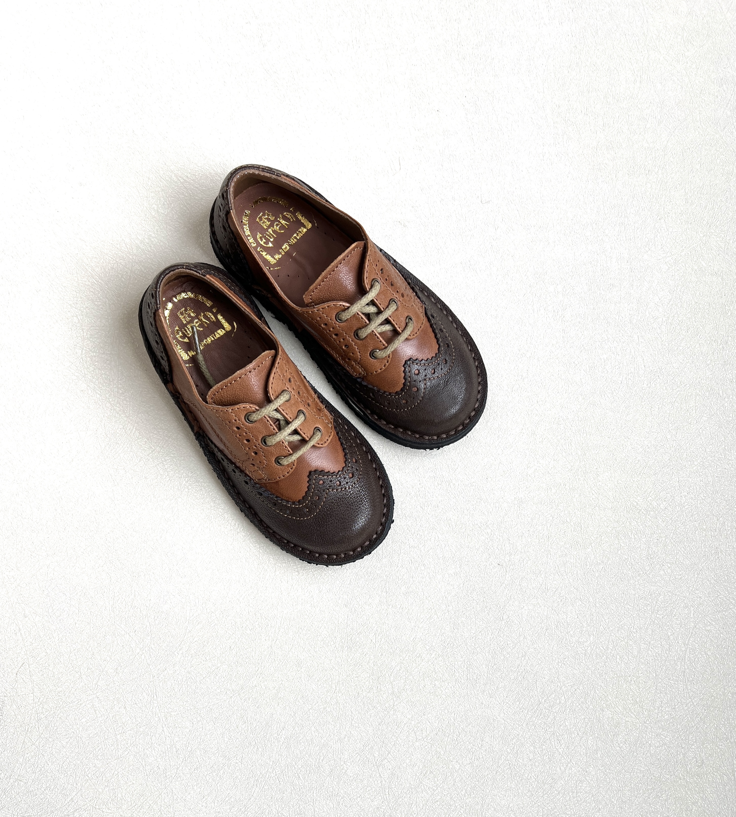 (預購) EUREKA 真皮紳士低筒綁帶雕花靴