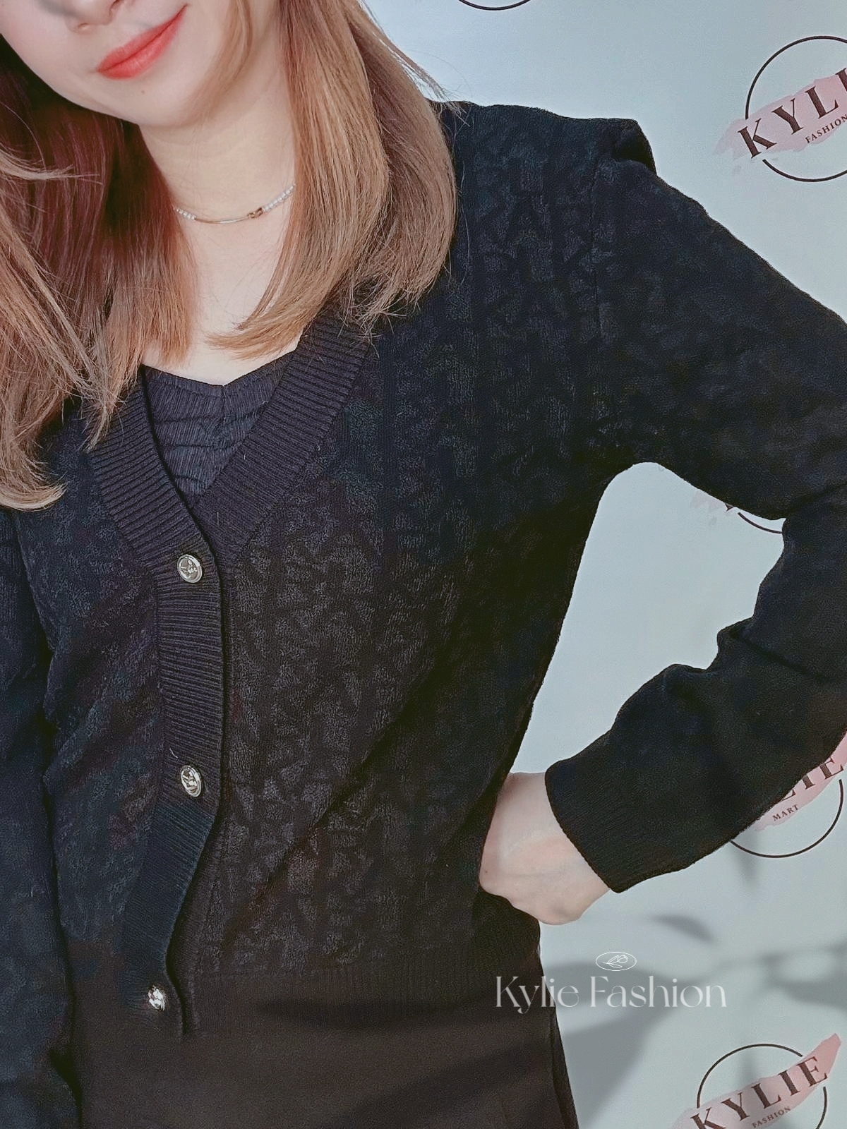 Karl 黑色暗花針織外套 女款