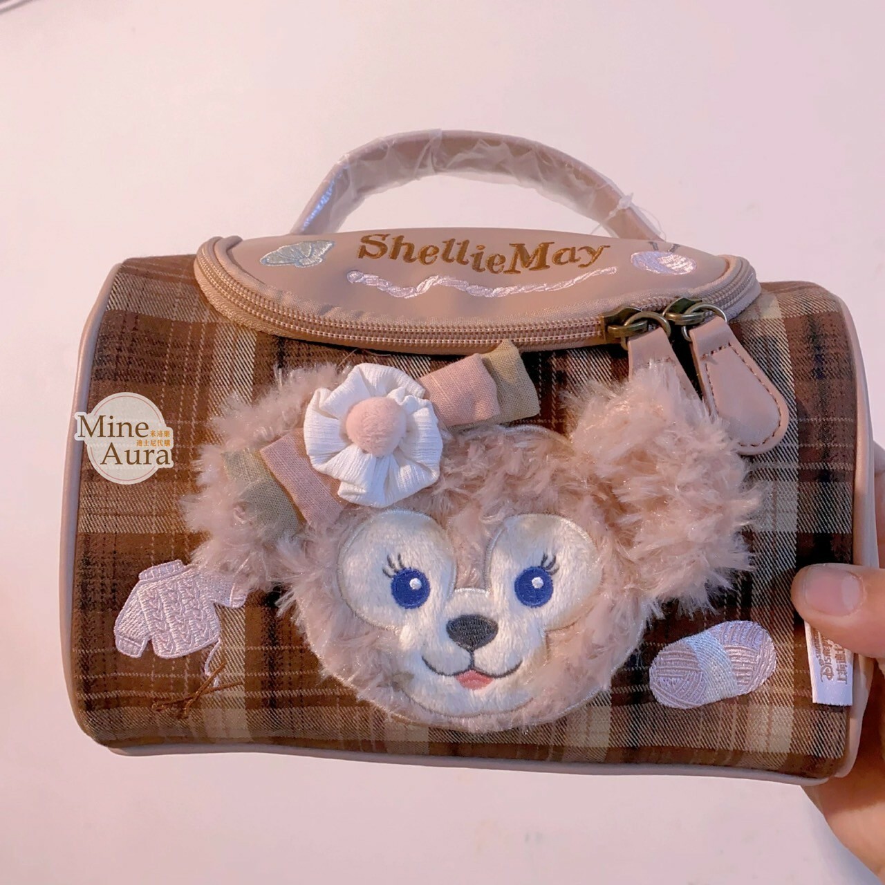 (限時特價) 達菲 Duffy 與好友們 小小課堂系列 雪莉玫 ShellieMay 絨毛造型手提收納包 化妝包 -上海迪士尼樂園