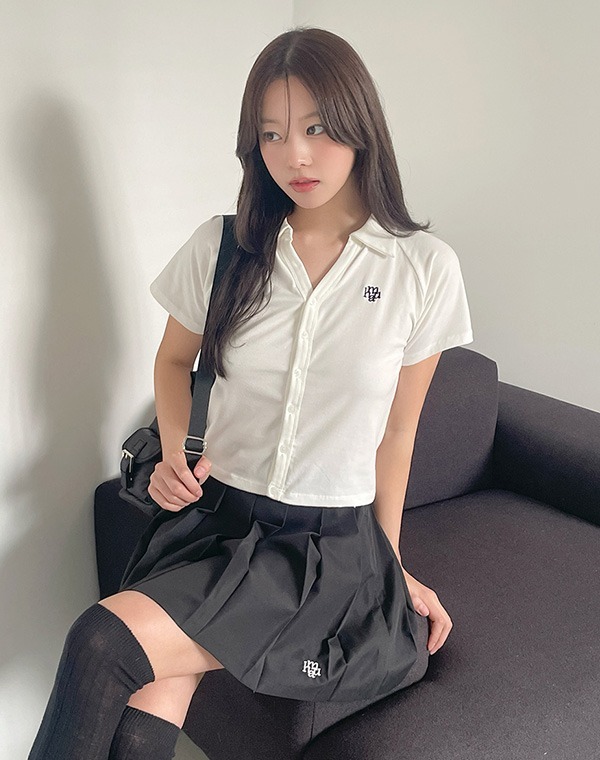 預訂｜MUAHMUAH OPEN COLLAR LOGO HALF CARDIGAN