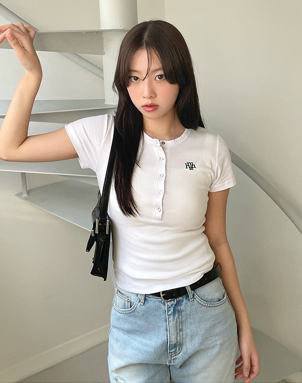 預訂｜MUAHMUAH HALF OPEN LOGO HALF T-SHIRT