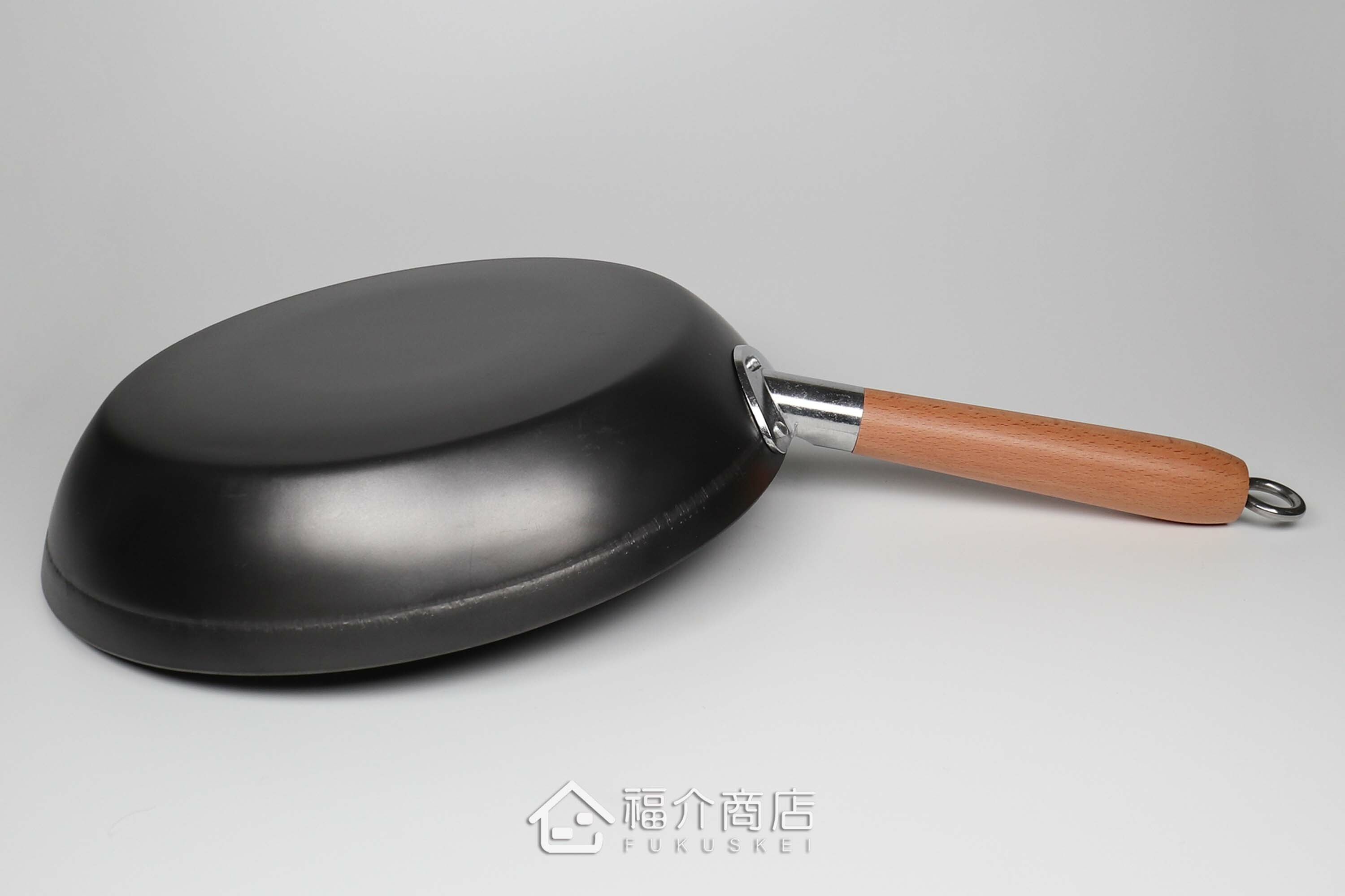 日本鐵製的木柄平底鍋